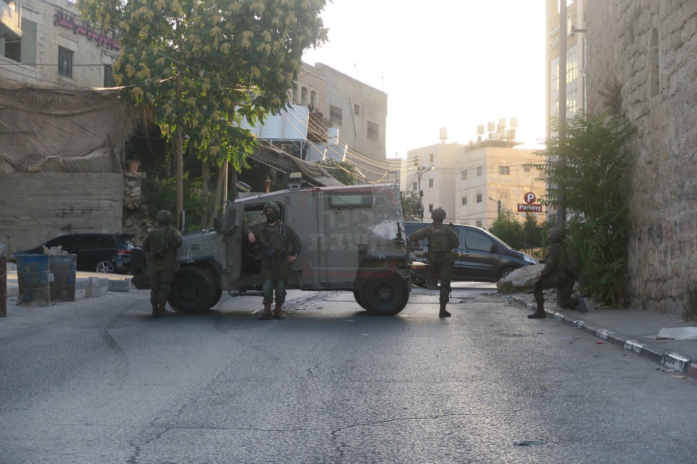 כניסה לקבר עתניאל בן קנז בחברון הפלסטינית בט' באב