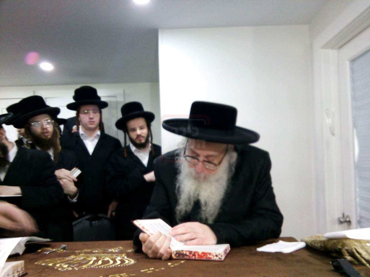 תשעה באב בחצה"ק צאנז קלויזנבורג