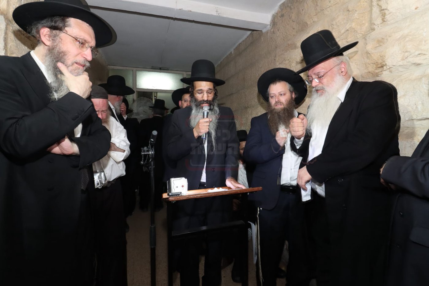 מסע הלוויית הגרב"ש דויטש זצ"ל - בירושלים