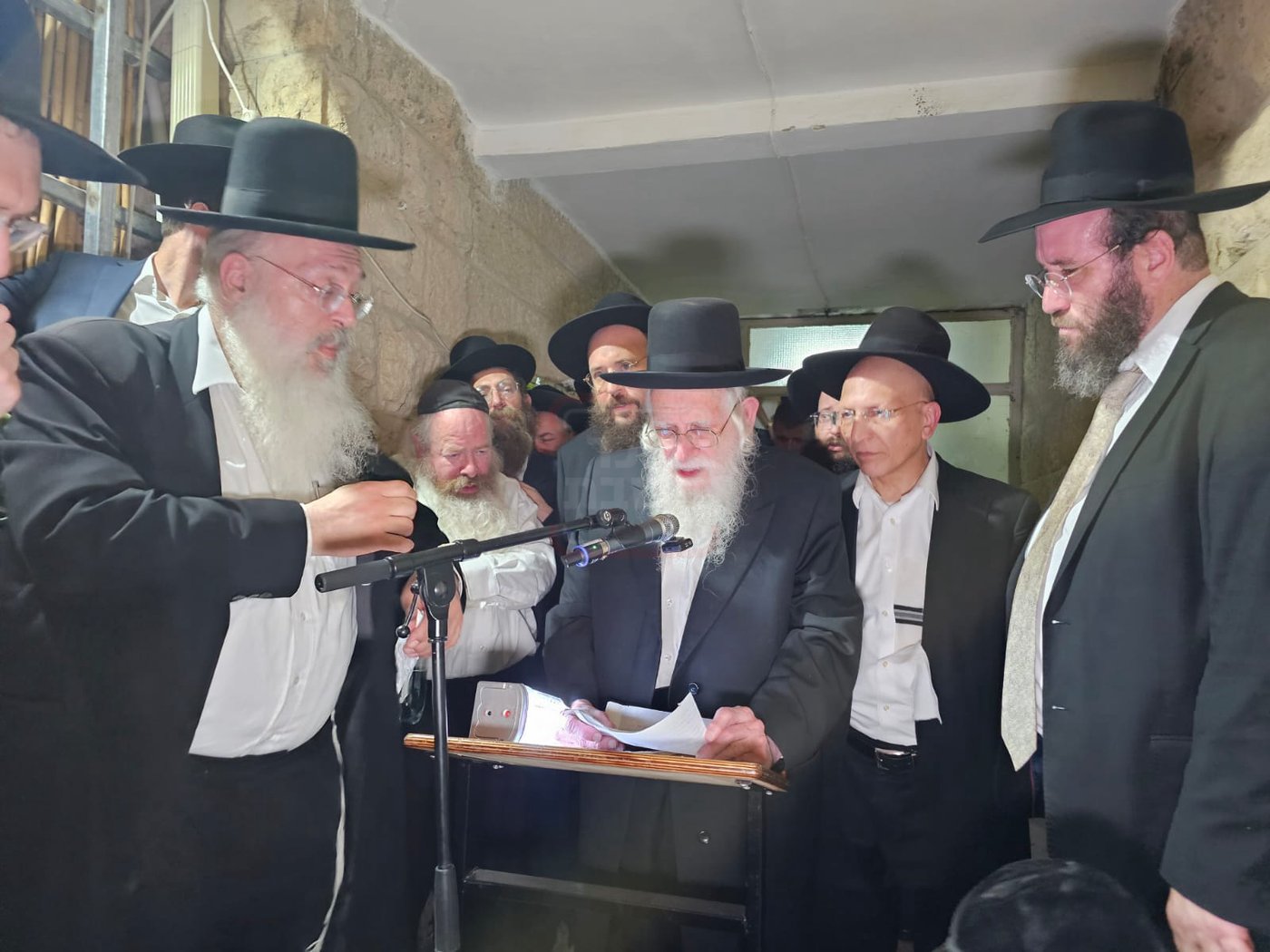 מסע הלוויית הגרב"ש דויטש זצ"ל - בירושלים