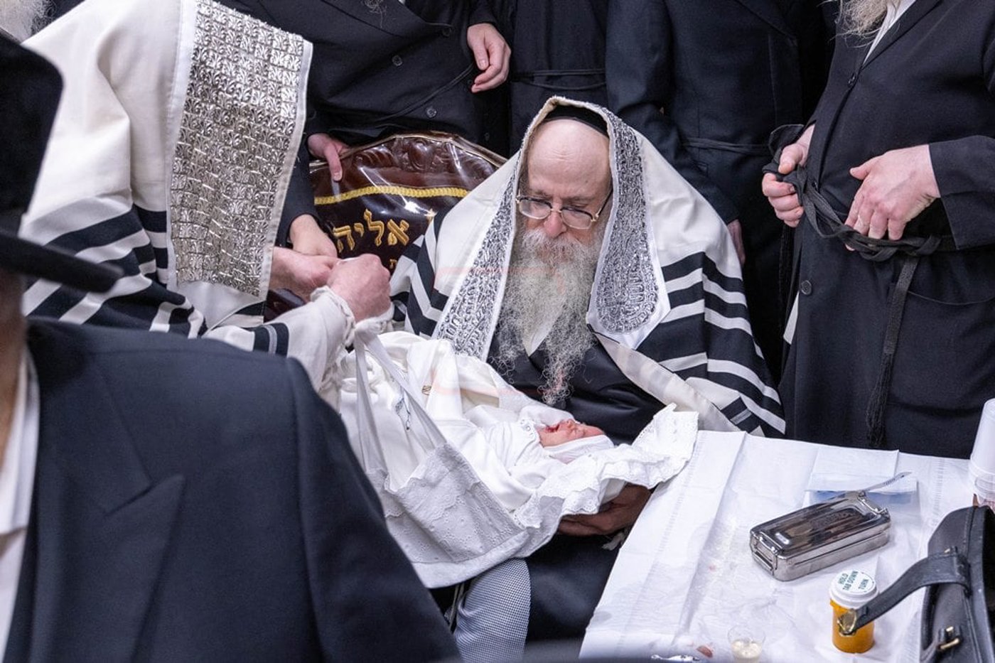 האדמו"ר מצאנז קלויזנבורג בקאנטרי