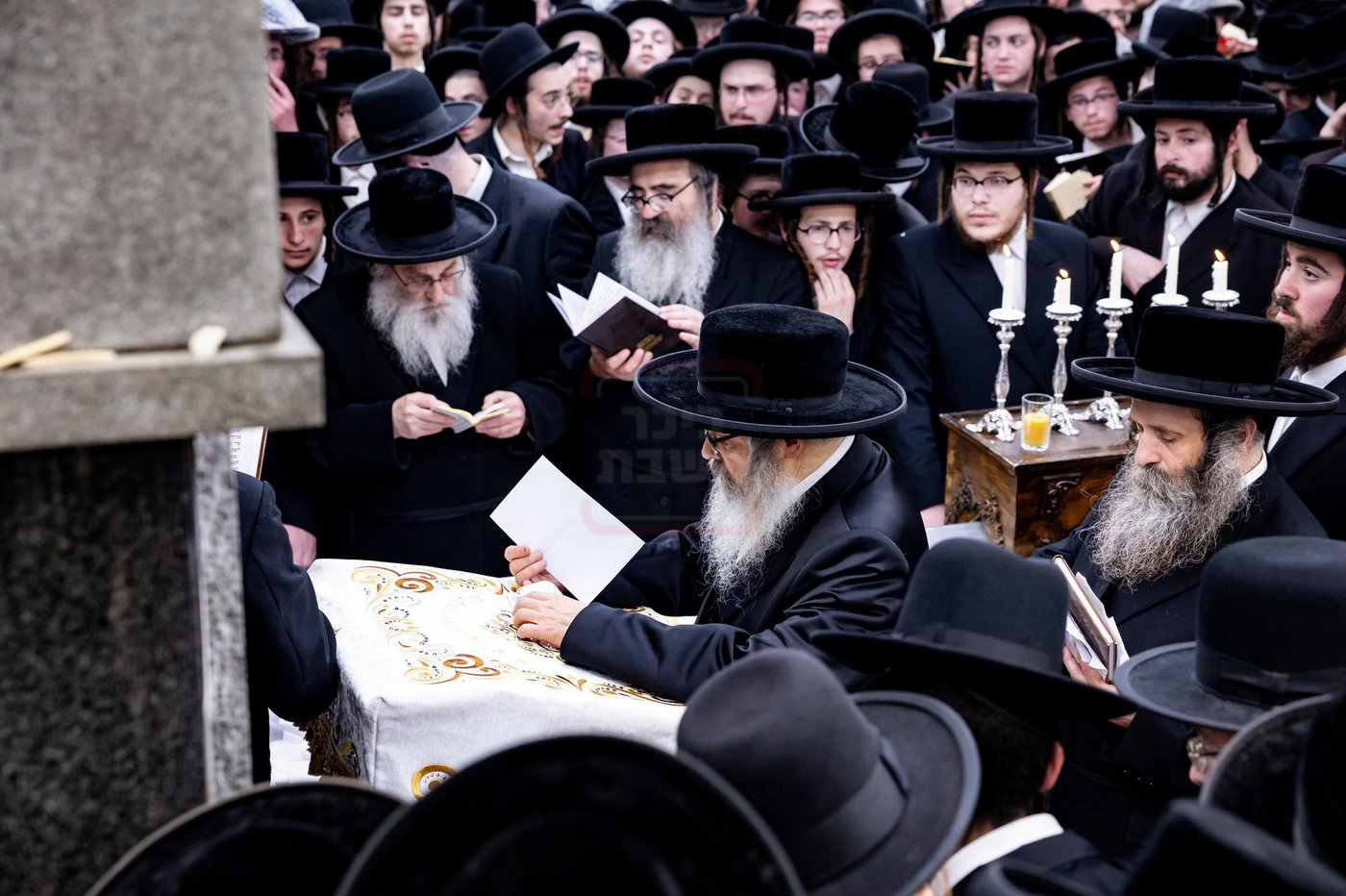 האדמו"ר מסאטמר בתפילה באוהל בית סאטמר