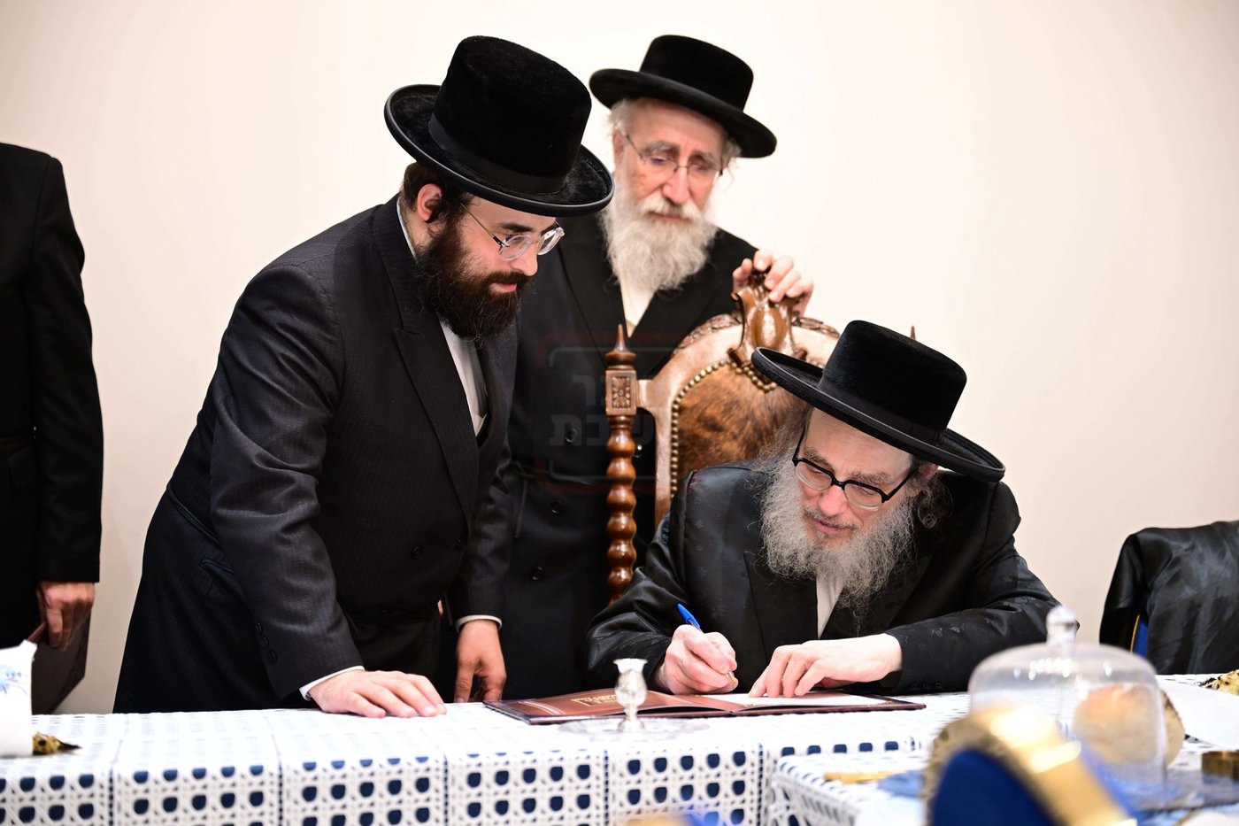 ועידת קרן היסוד בחצה"ק פאפא