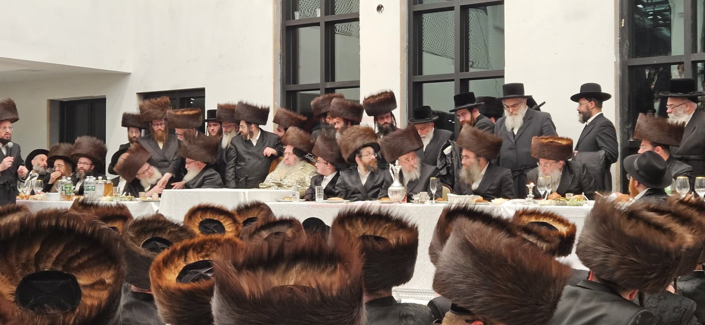 שמחת שבע הברכות בחצה"ק רחמסטריווקא אוקנוויין