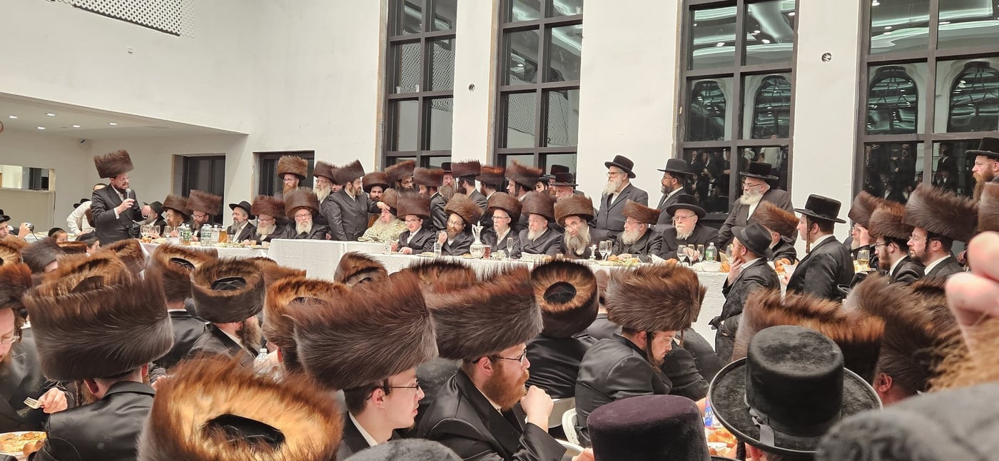 שמחת שבע הברכות בחצה"ק רחמסטריווקא אוקנוויין