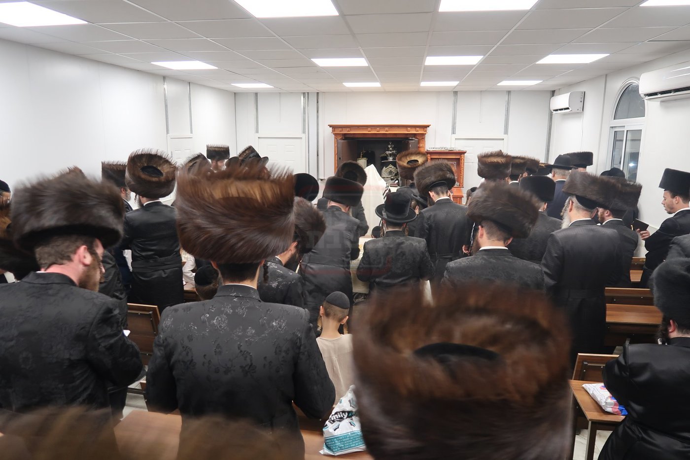 סליחות ראשונות בחצה"ק מיאלען