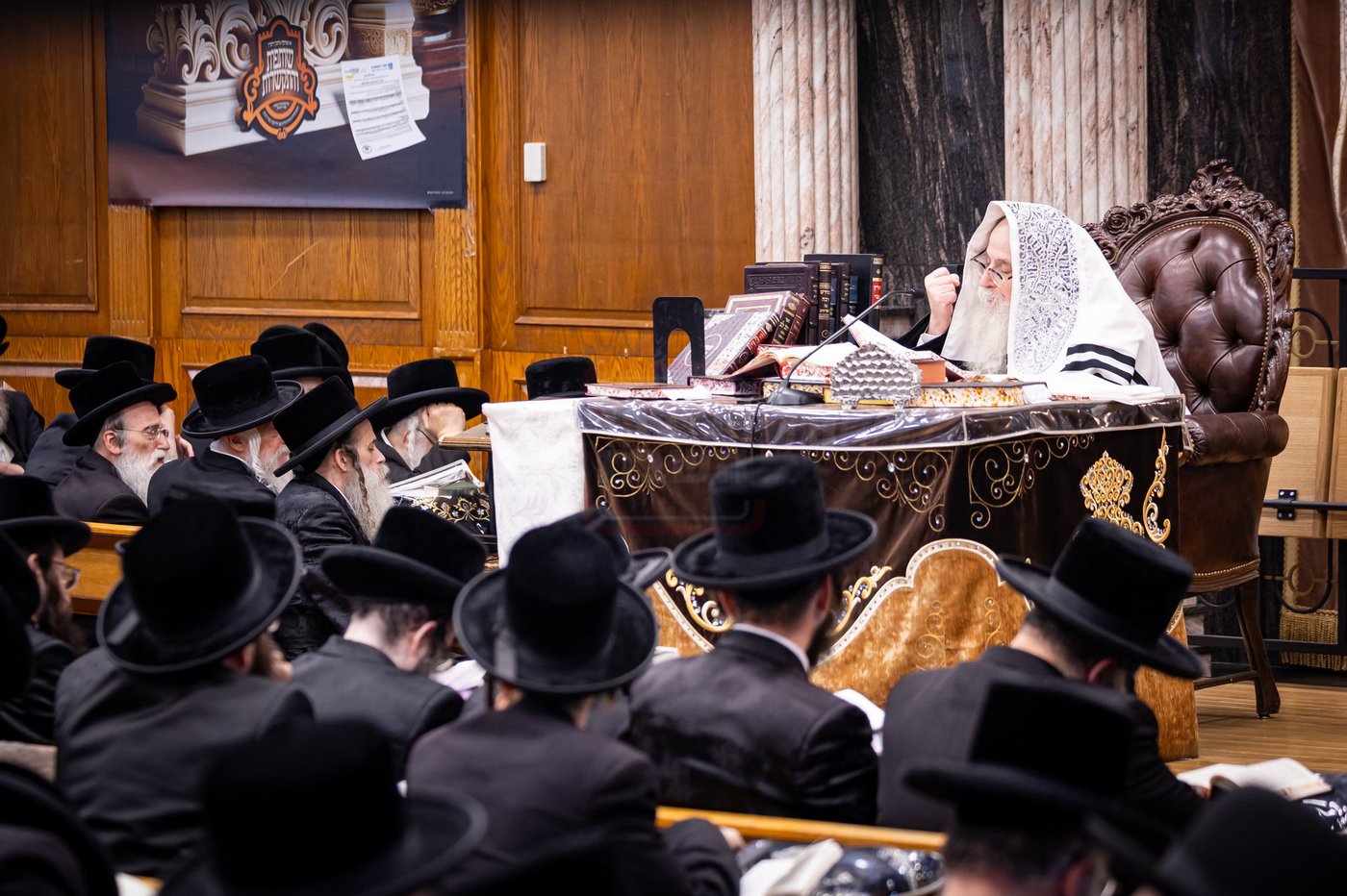 סליחות ראשונות בחצה"ק צאנז קלויזנבורג 