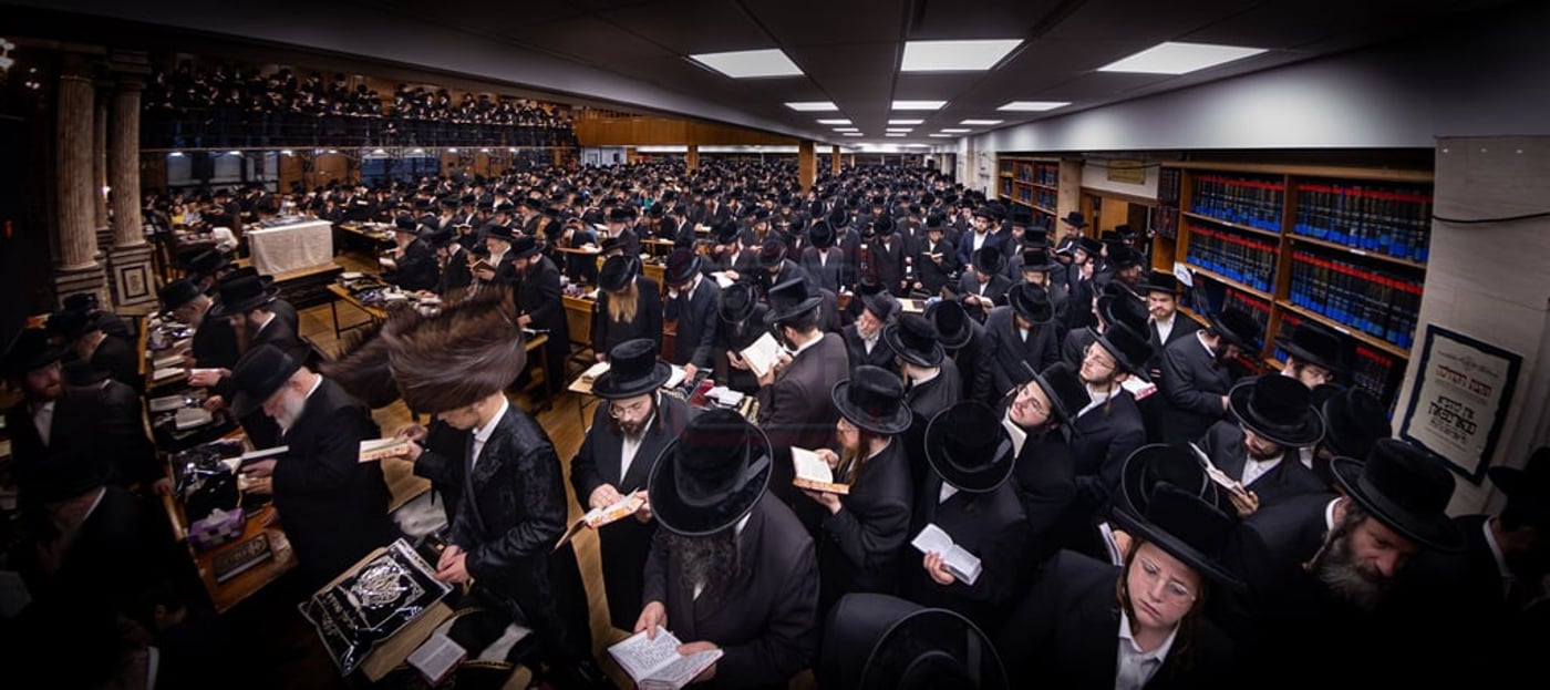 סליחות ראשונות בחצה"ק צאנז קלויזנבורג 