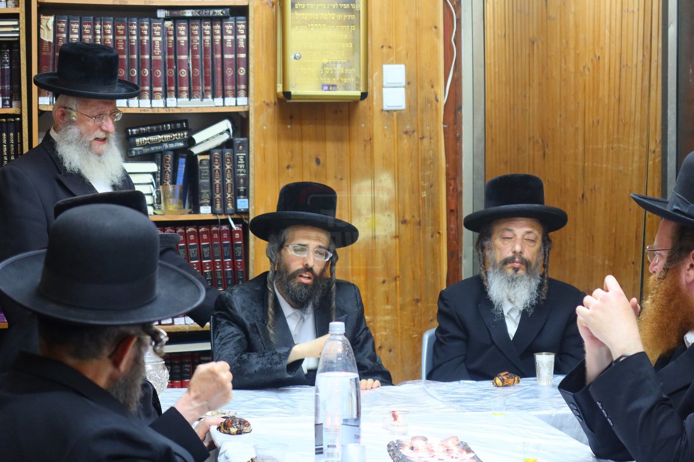 האדמו"ר מזוועהיל בטיש לחיים בהילולת הרה''ק המגיד מזלאטשוב זיע''א