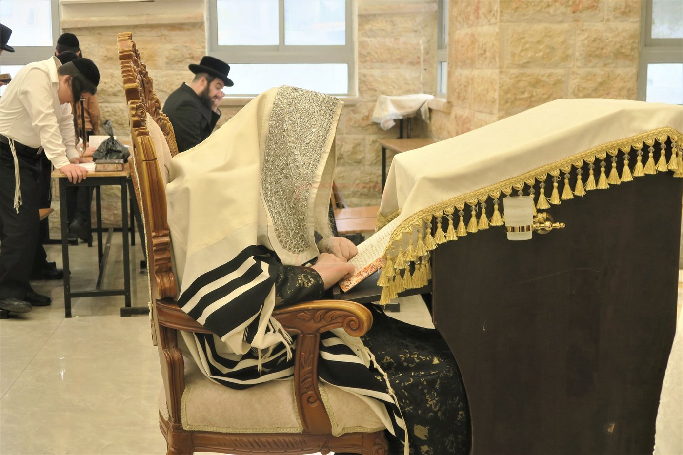 סליחות ער"ה בחצר נדבורנה אלעד