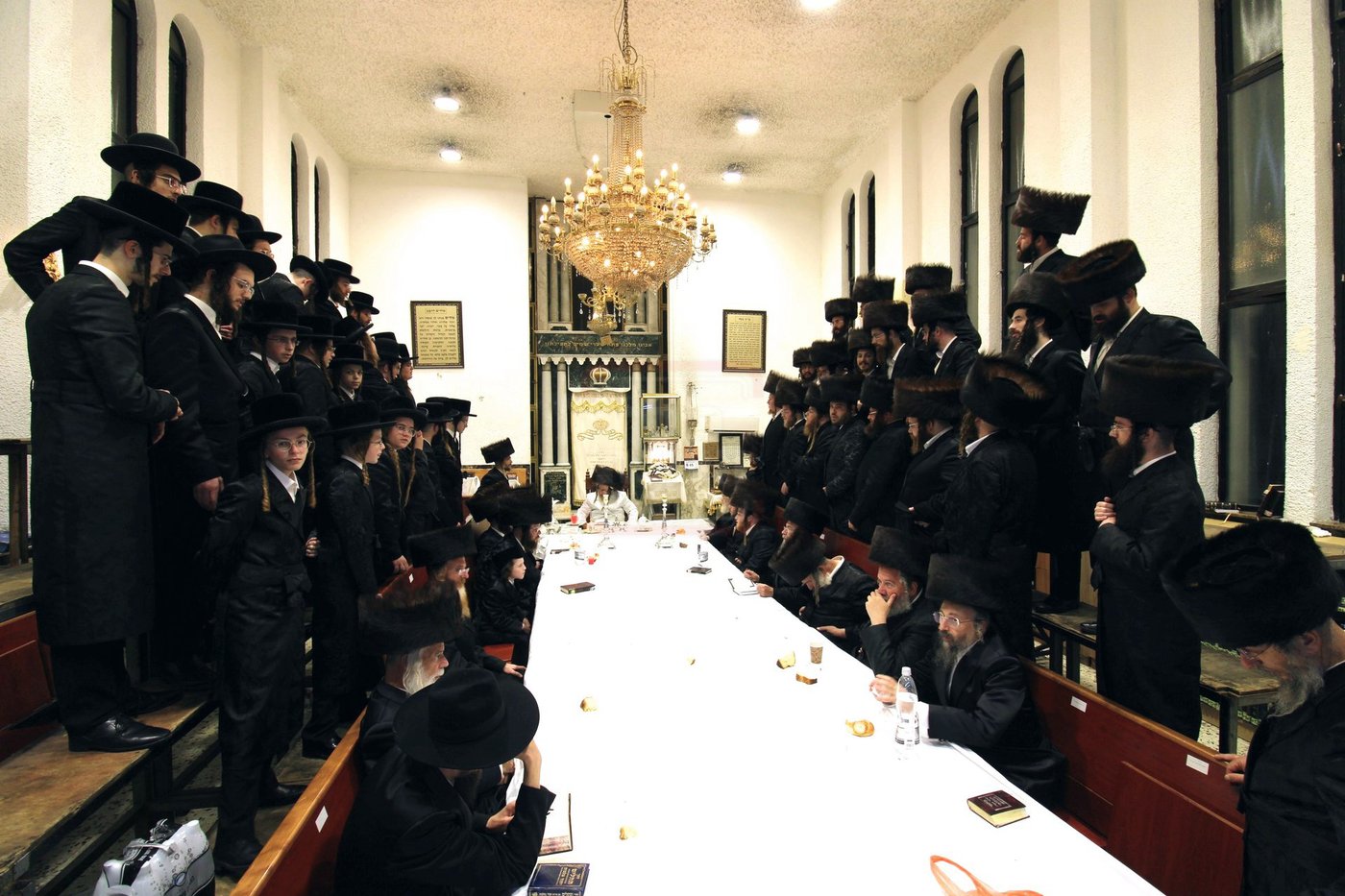 טיש נעילת החג בחצה"ק ביאלה ב"ב