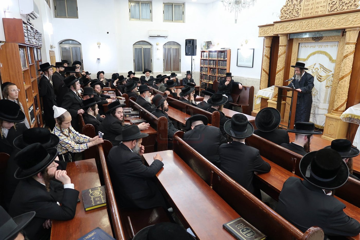 עצרת הספד במלאת השלושים להאדמו"ר מקרעטשניף סיגעט זצ"ל