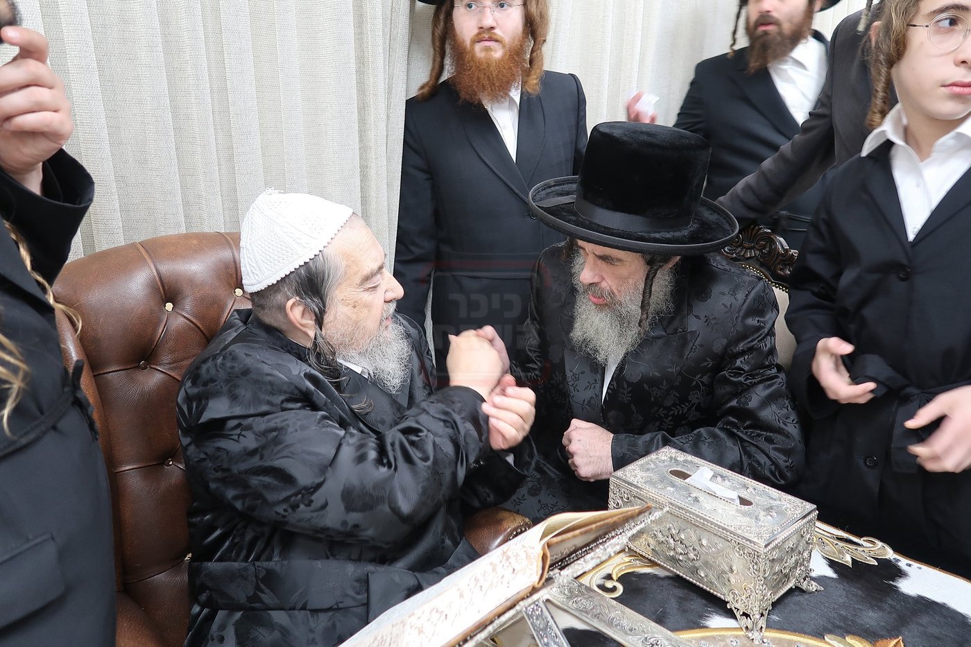 הגה"צ רבי חיים מאיר הגר אב"ד ויז'ניץ בביקור אצל הגה"צ רבי יעקב מאיר שכטר