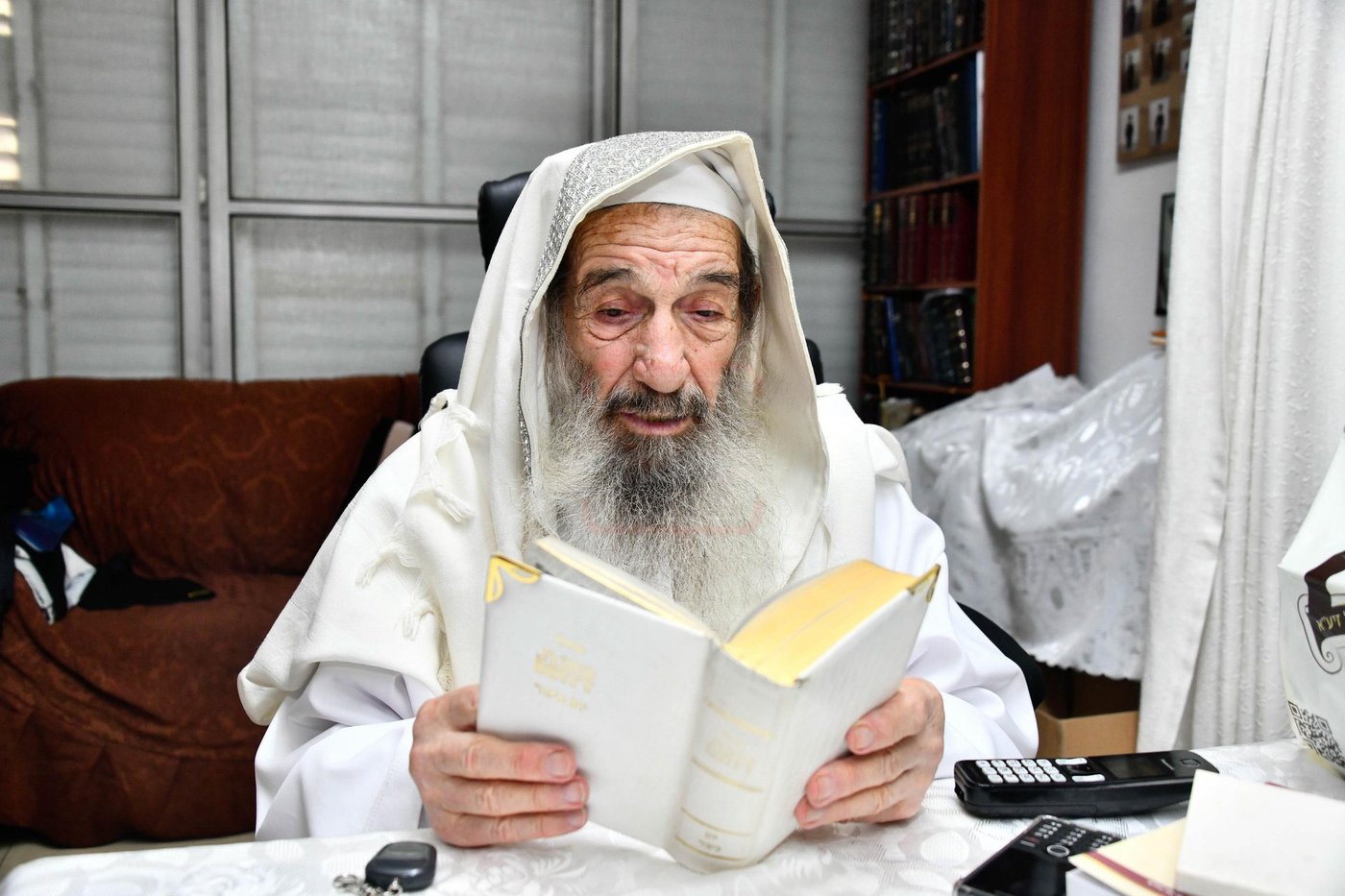 הגאון רבי ניסים בן שמעון בתפילה זכה
