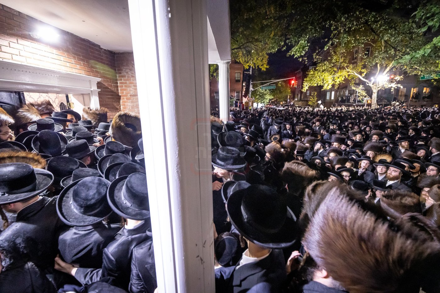 מוצאי חג שמיני עצרת בחצה"ק סאטמר