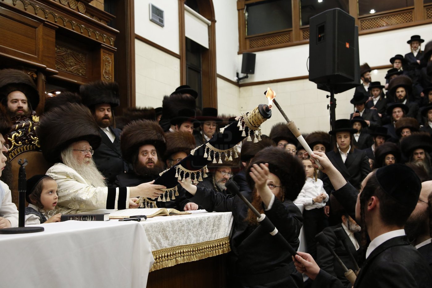 ירח האיתנים בחצה"ק ניקלשבורג