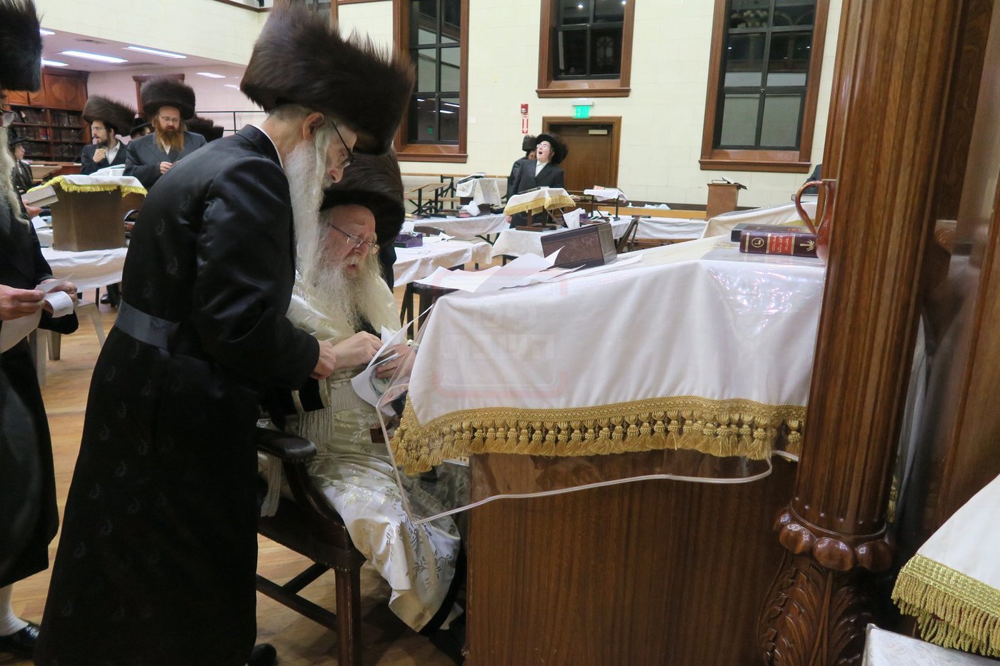 ירח האיתנים בחצה"ק ניקלשבורג
