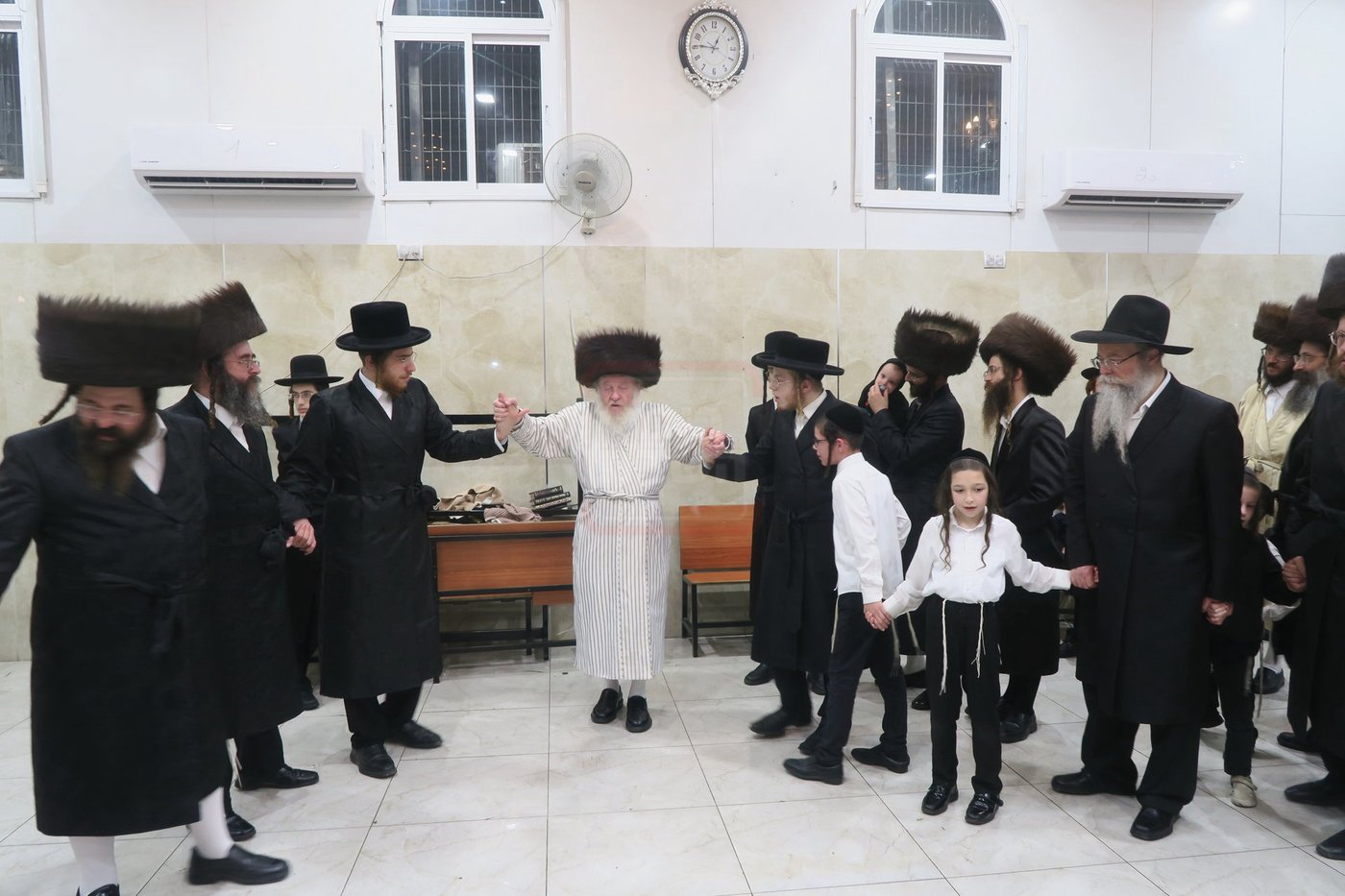 שמחת בית השואבה אצל האדמו"ר המהרי"ד מלעלוב
