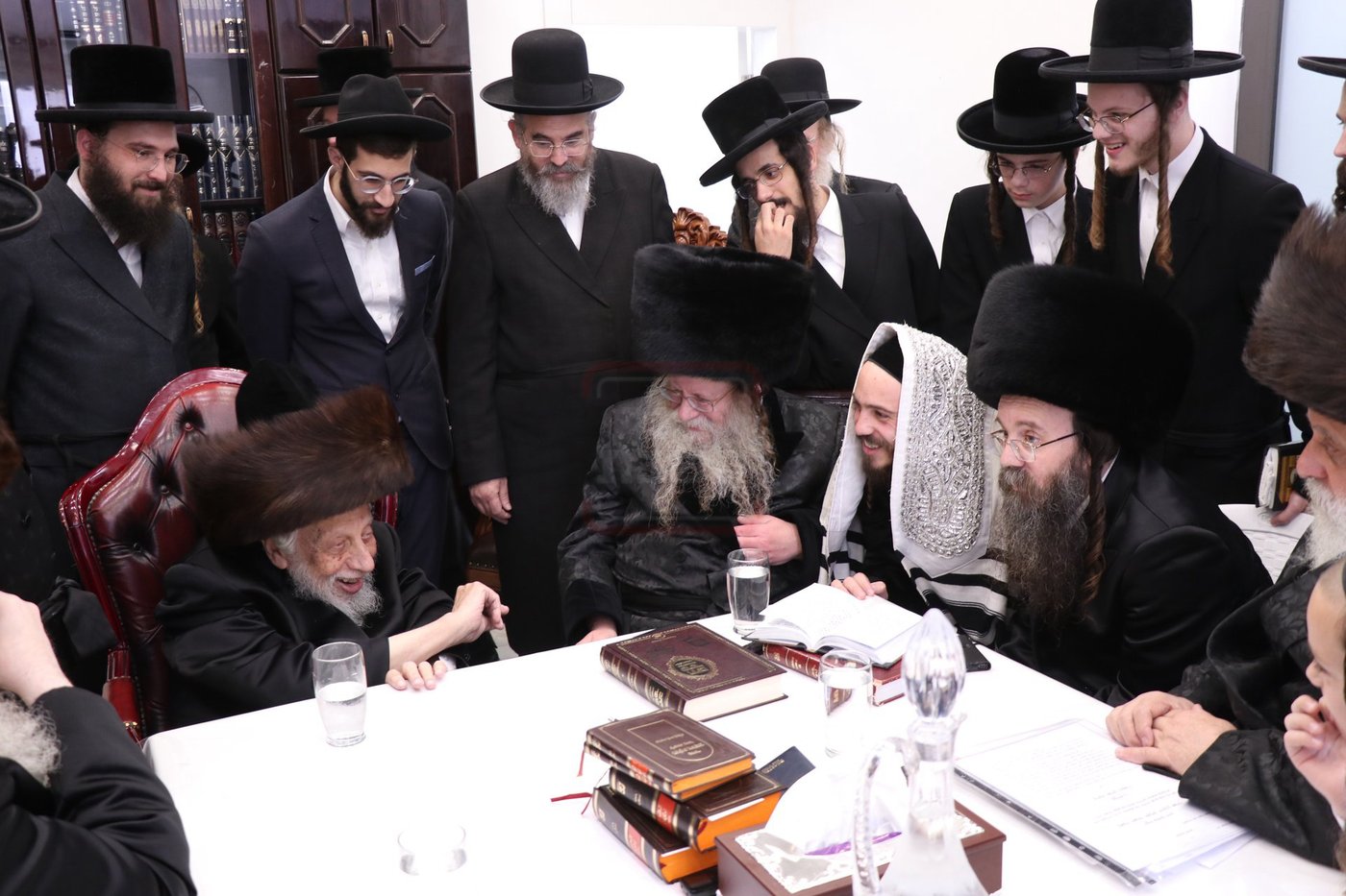 ברית בשמחת הברית בחצרות קוזמיר - ביאלה - קופיטשניץ - לעלוב בית שמש