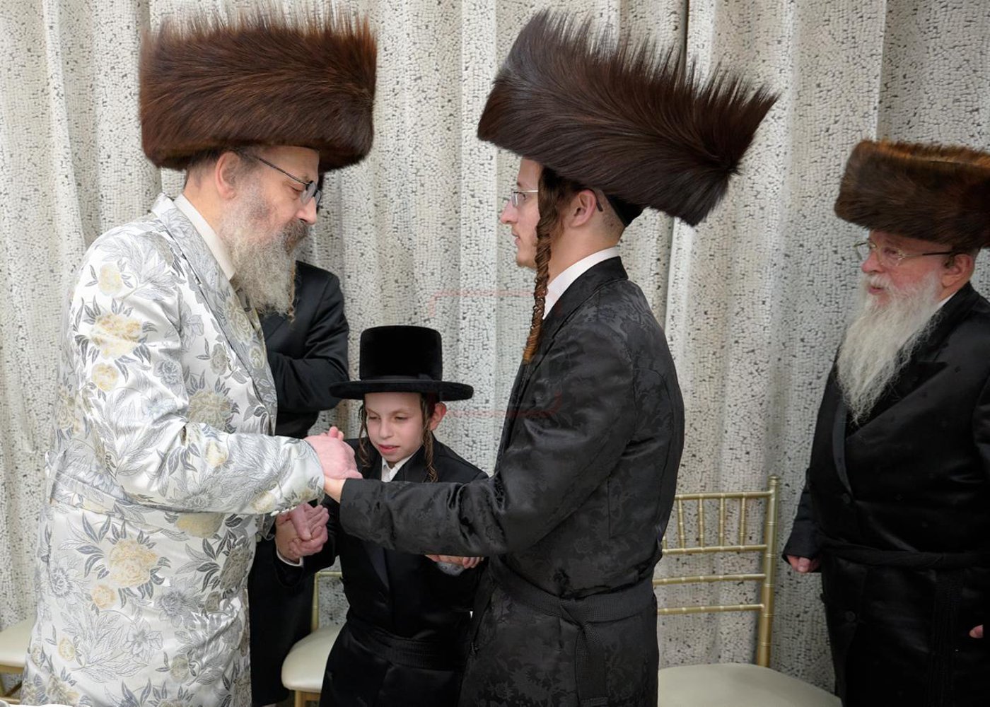 האדמו"ר מויז'ניץ לונדון בשמחה