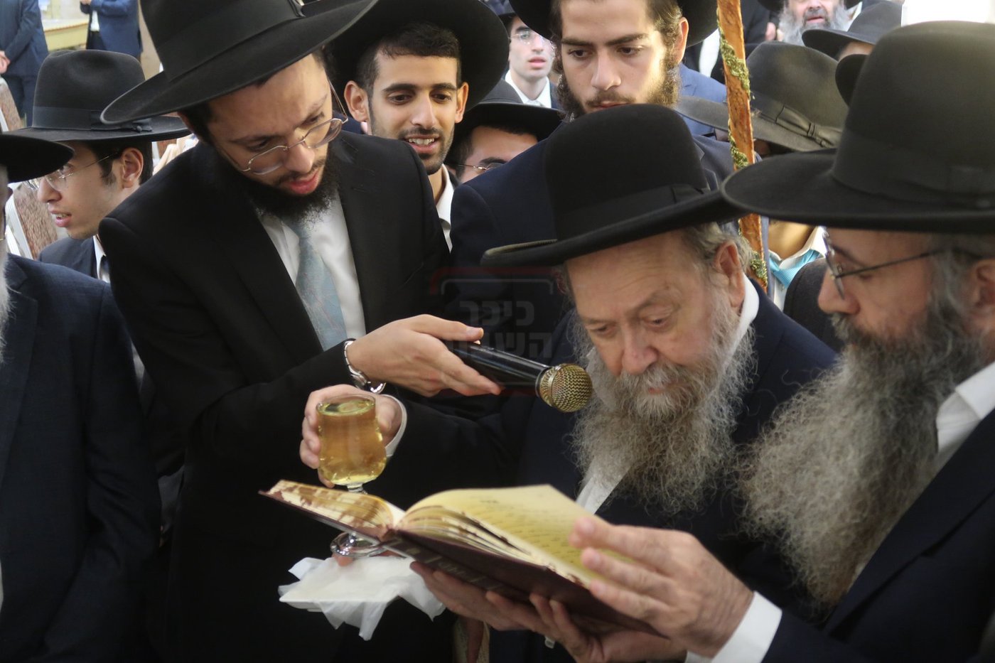 שמחת נישואי נכדת הגה"צ רבי דוד בצרי