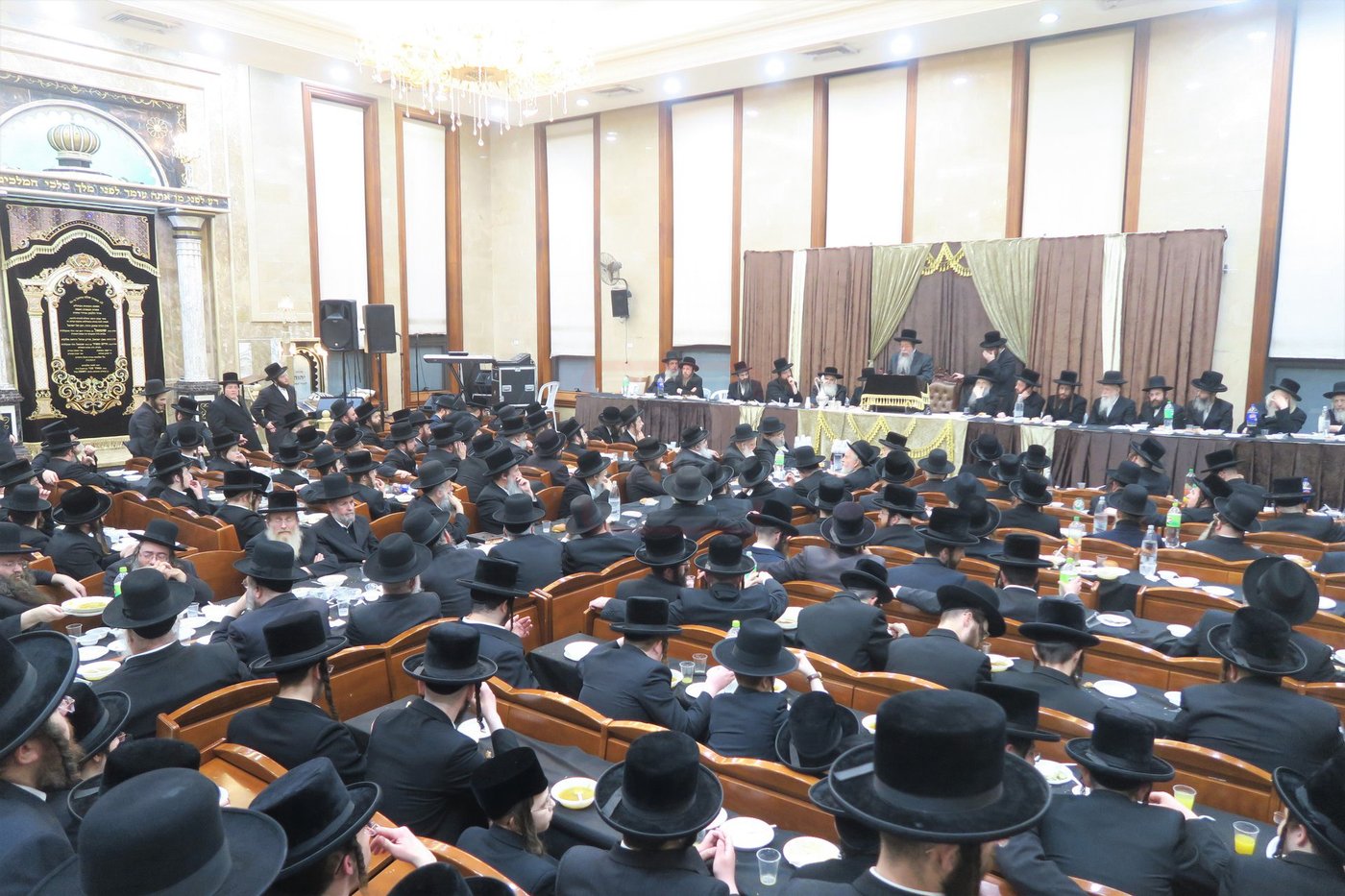 חנוכה בחצה"ק שבט הלוי