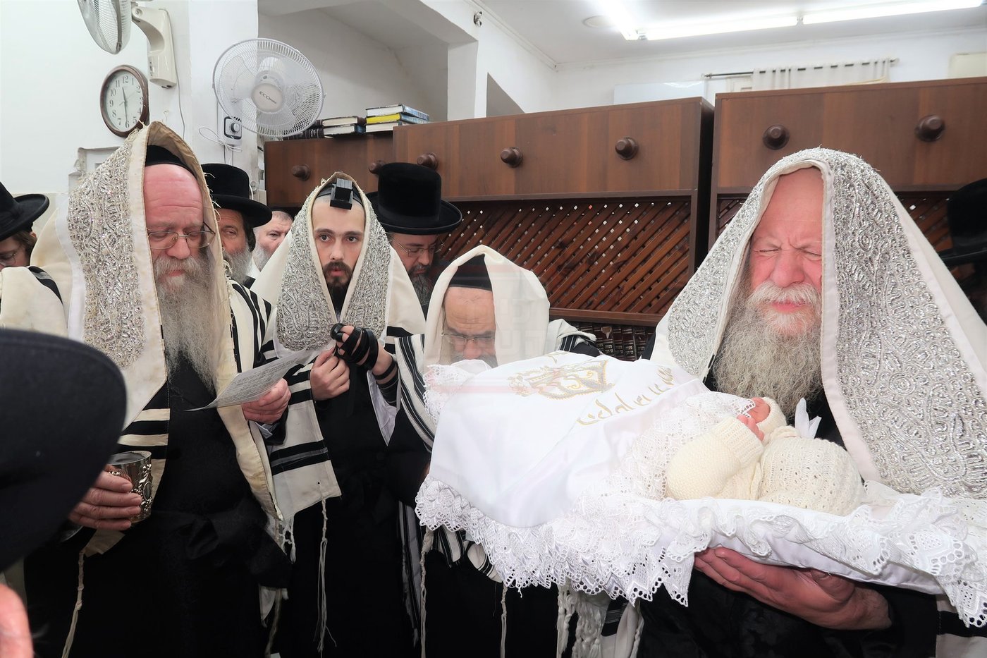 שמחת הברית בחצרות קוזמיר - לעלוב בראנוביץ