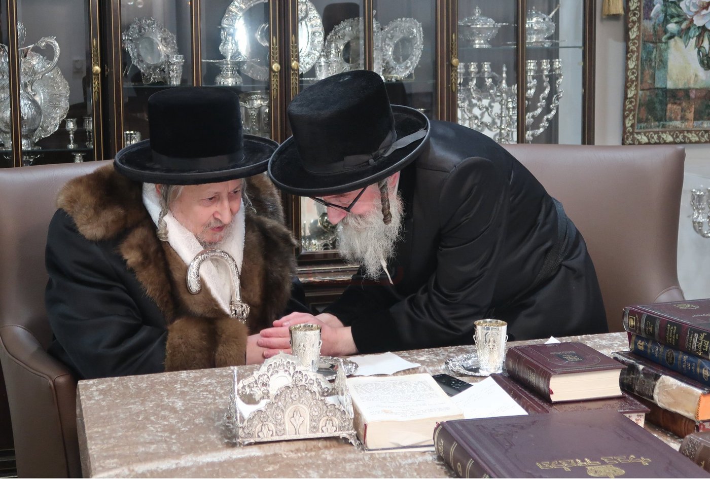 האדמו"ר מסקוליא בביקור אצל האדמו"ר מסקולען מונסי