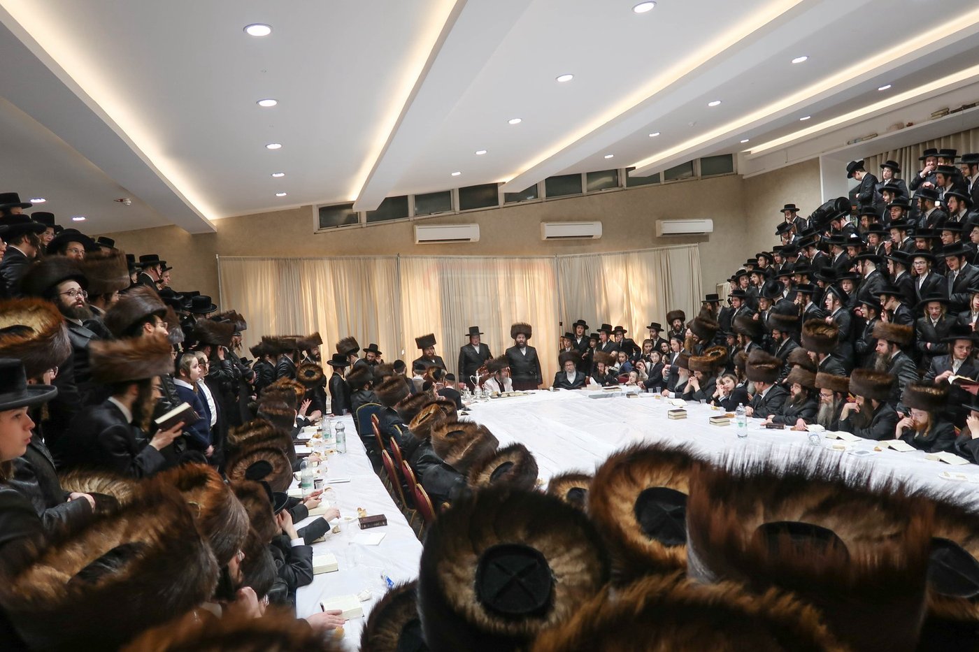 האדמו"ר מקרעטשניף סיגעט בביקור בלונדון