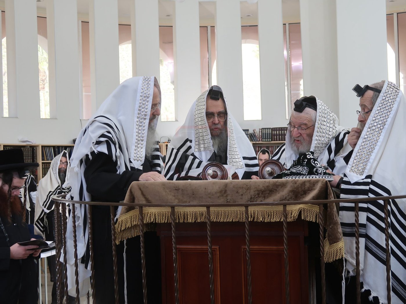 האדמו"ר מסאטמר במנוחה בפאלם ספרינגס