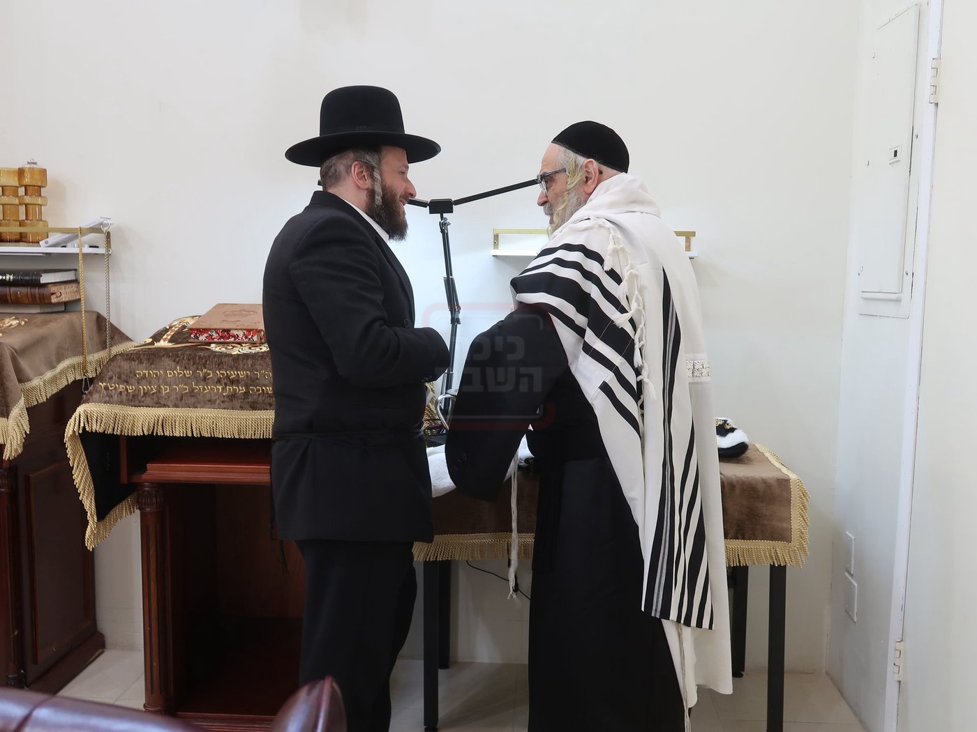 האדמו"ר מסאטמר במנוחה בפאלם ספרינגס