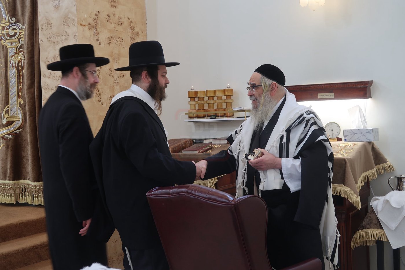 האדמו"ר מסאטמר במנוחה בפאלם ספרינגס