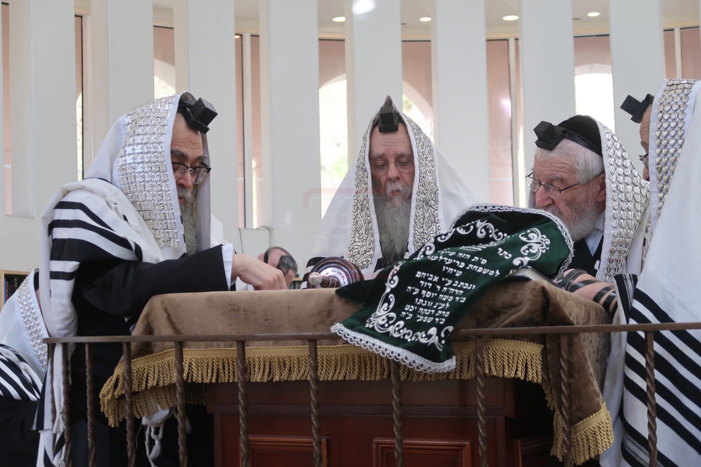 האדמו"ר מסאטמר במנוחה בפאלם ספרינגס