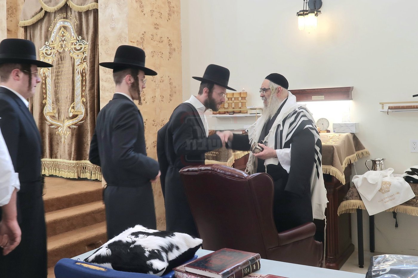 האדמו"ר מסאטמר במנוחה בפאלם ספרינגס