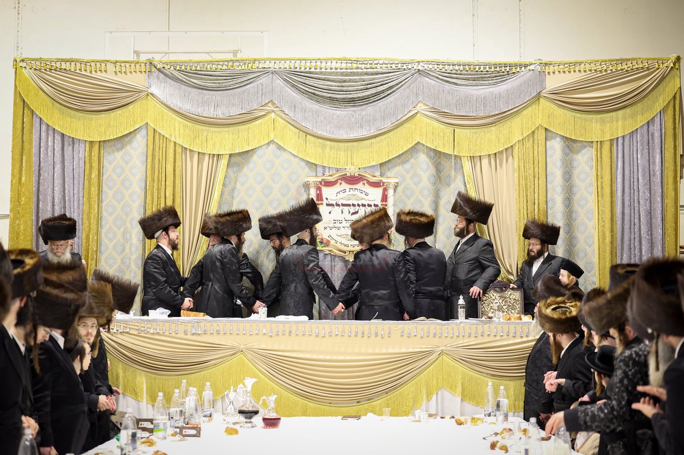 שבת אופריף בחצה"ק זוועהיל
