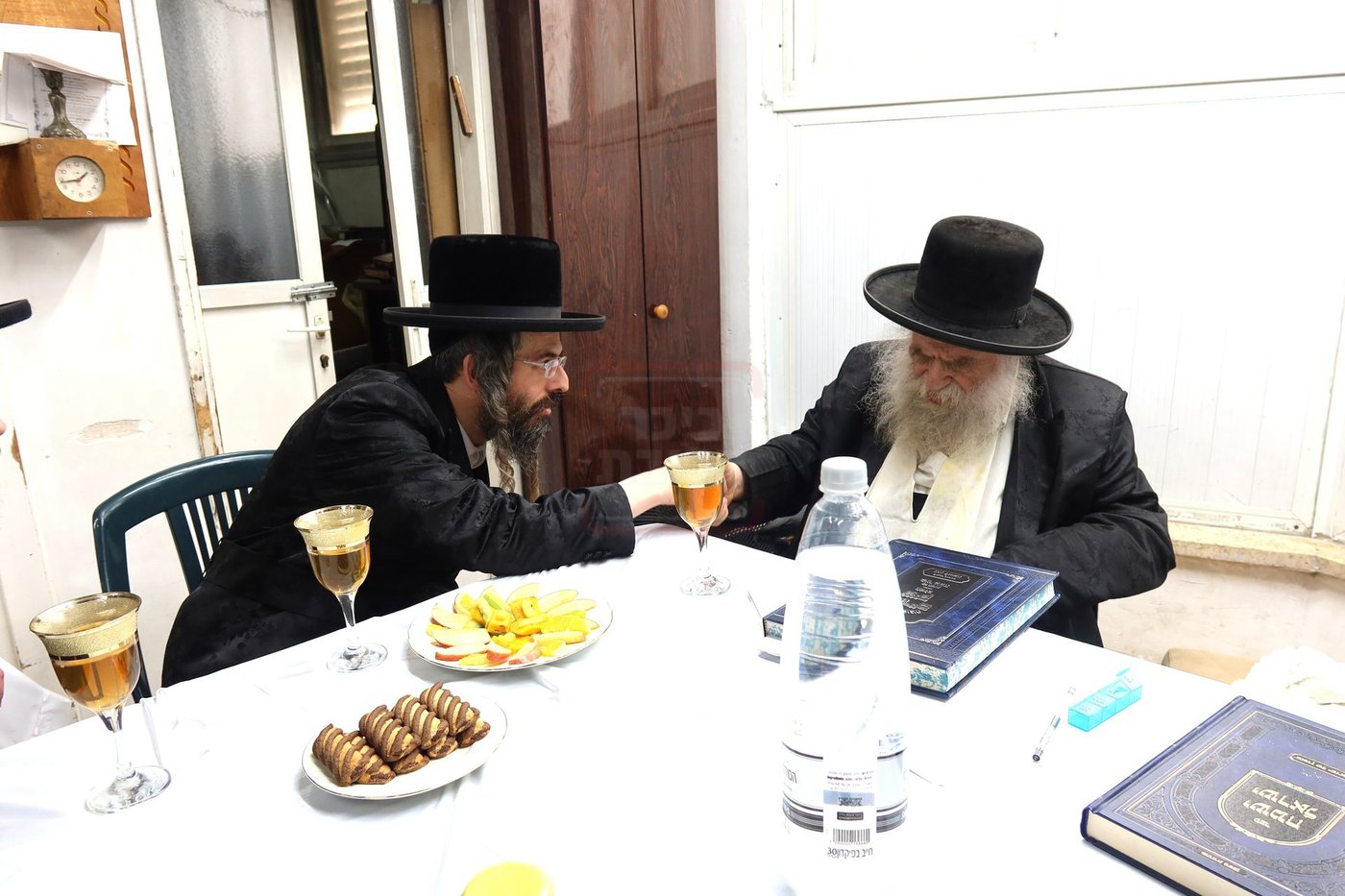 האדמו"ר מזוועהיל אצל גאב"ד מאקאווא