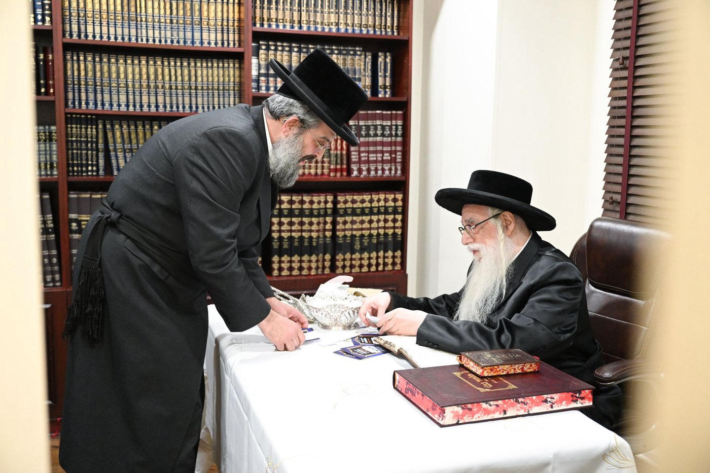 האדמו"ר מצאנז בביקור בלייקווד