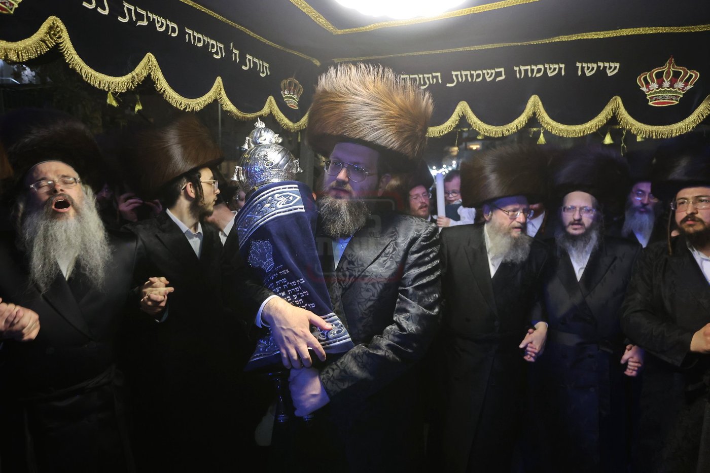 הכנסת ס"ת בויז'ניץ בית שמש