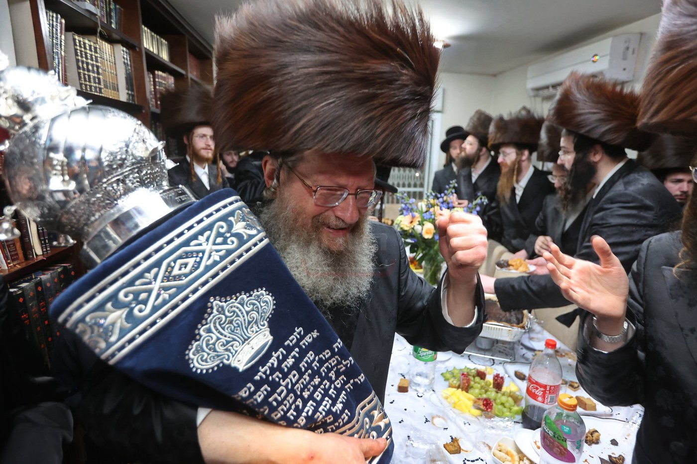 הכנסת ס"ת בויז'ניץ בית שמש