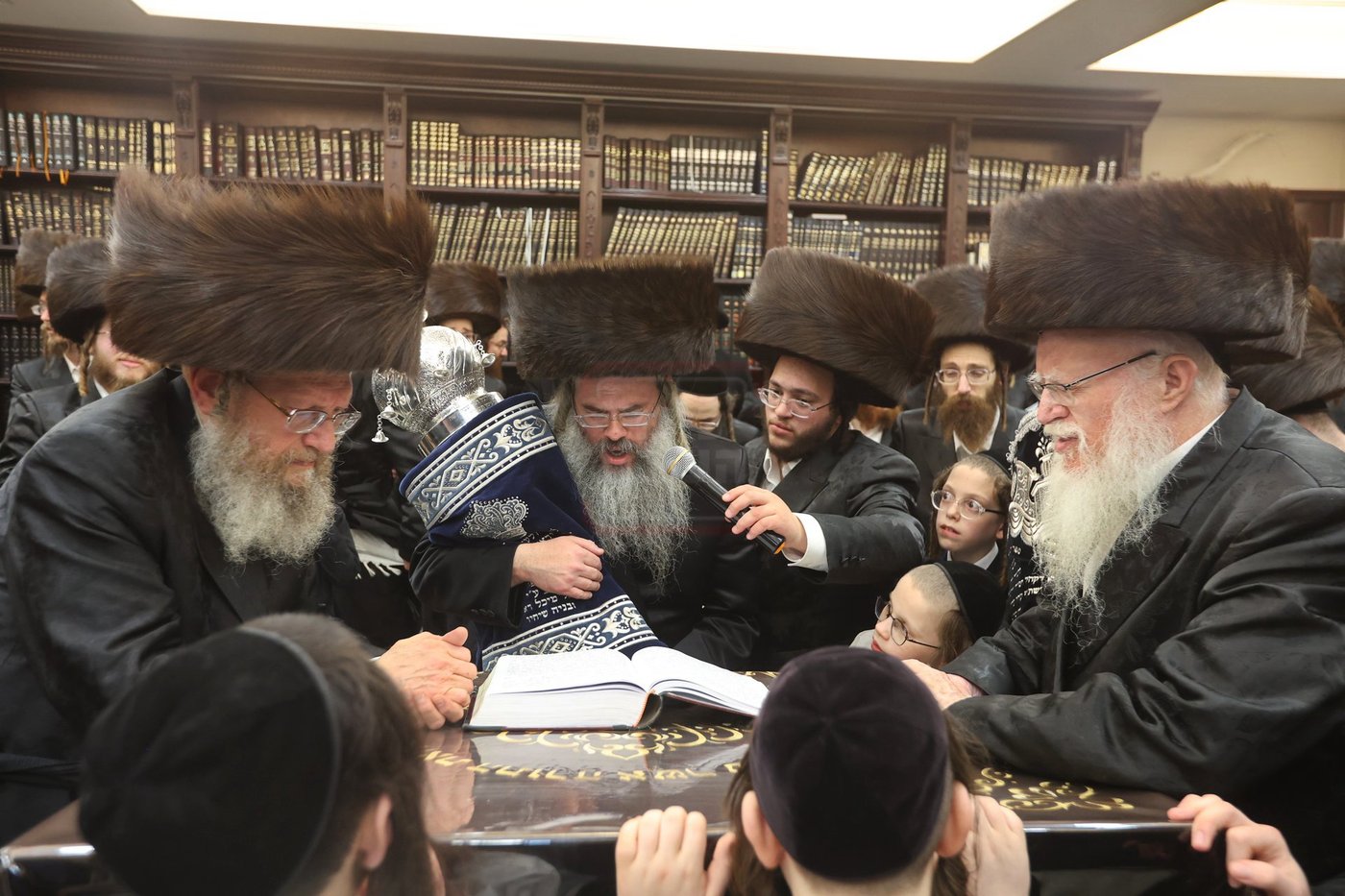 הכנסת ס"ת בויז'ניץ בית שמש