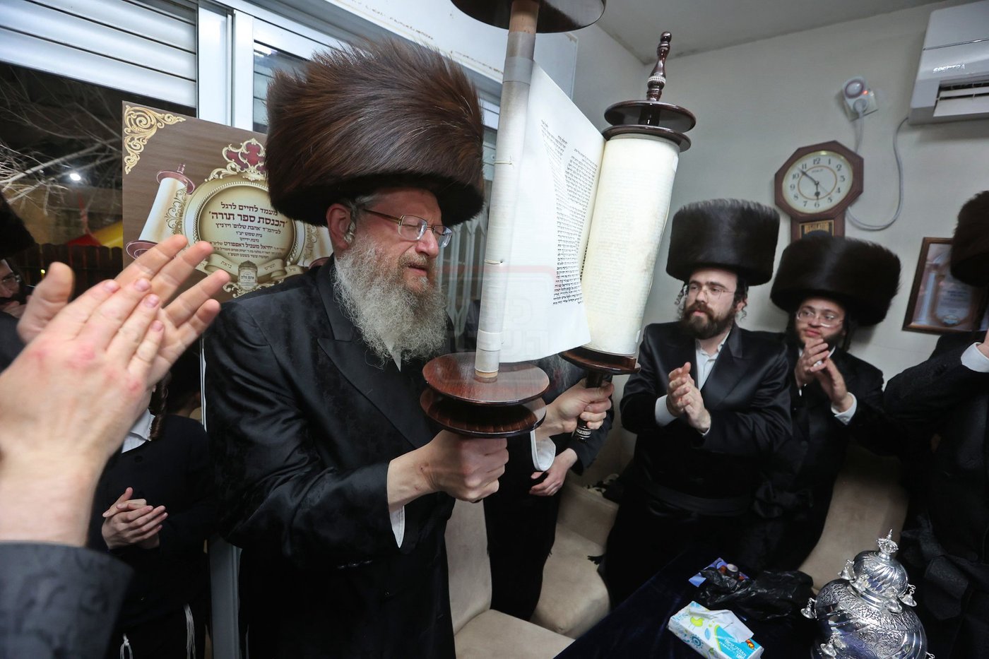 הכנסת ס"ת בויז'ניץ בית שמש