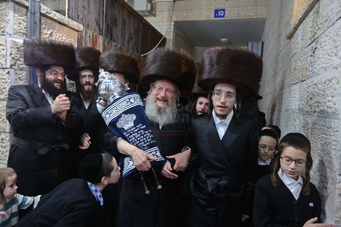 הכנסת ס"ת בויז'ניץ בית שמש