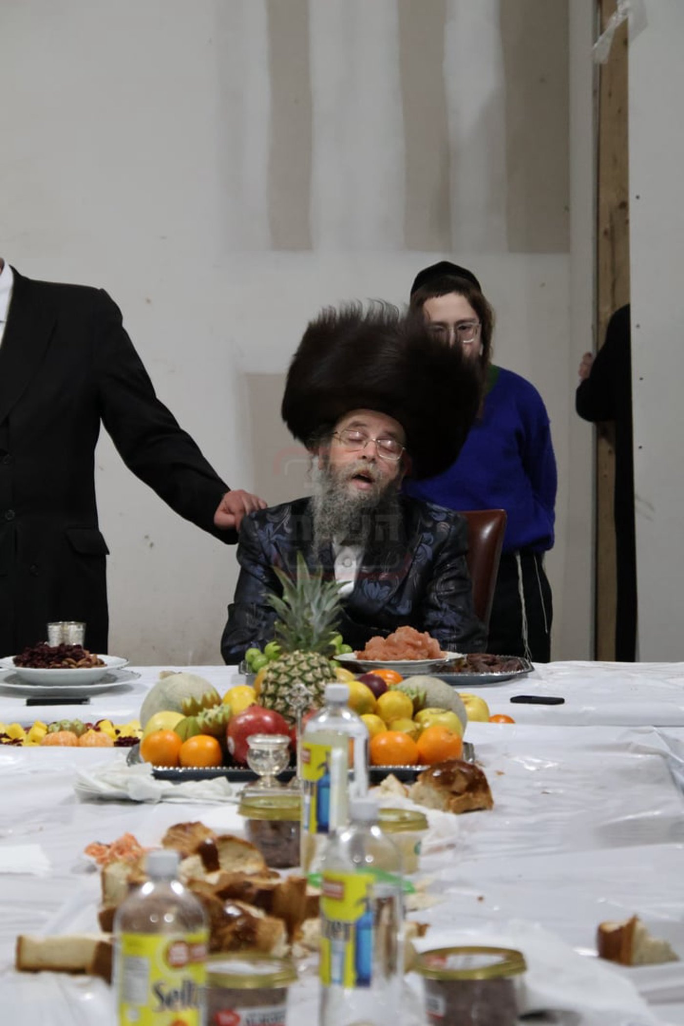 טיש ט"ו בשבט אצל האדמו"ר מקרעטשניף סיגעט וויליאמסבורג