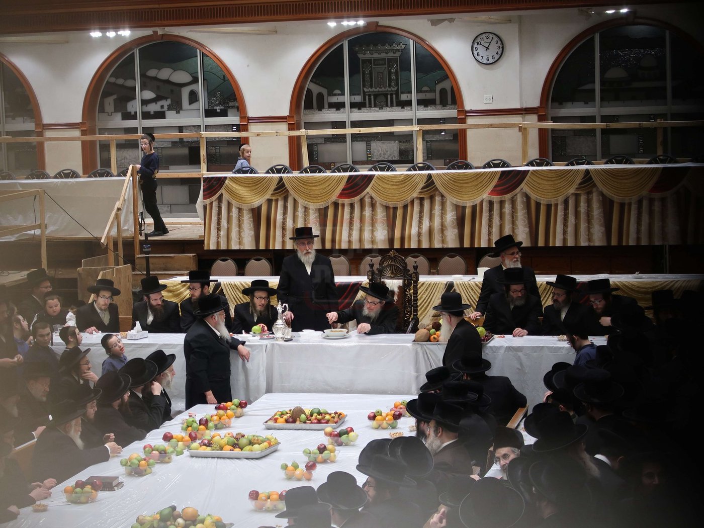 ט"ו בשבט בחצה"ק פאפא