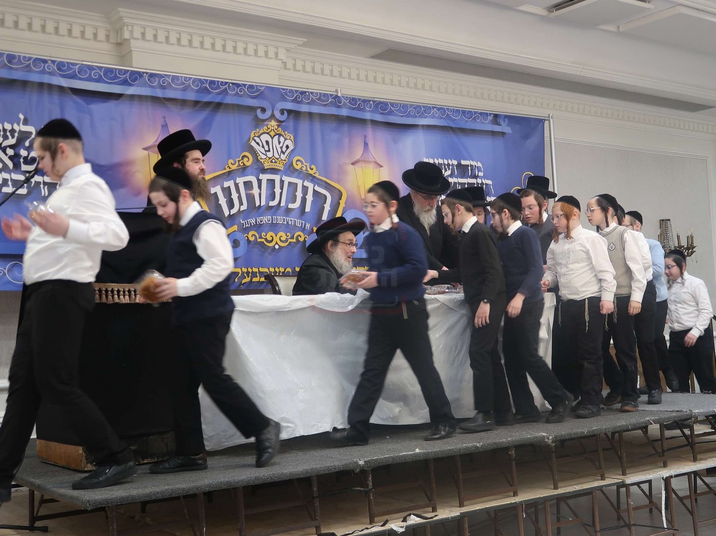 ט"ו בשבט בחצה"ק פאפא