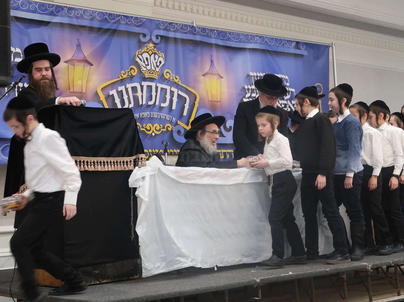 ט"ו בשבט בחצה"ק פאפא