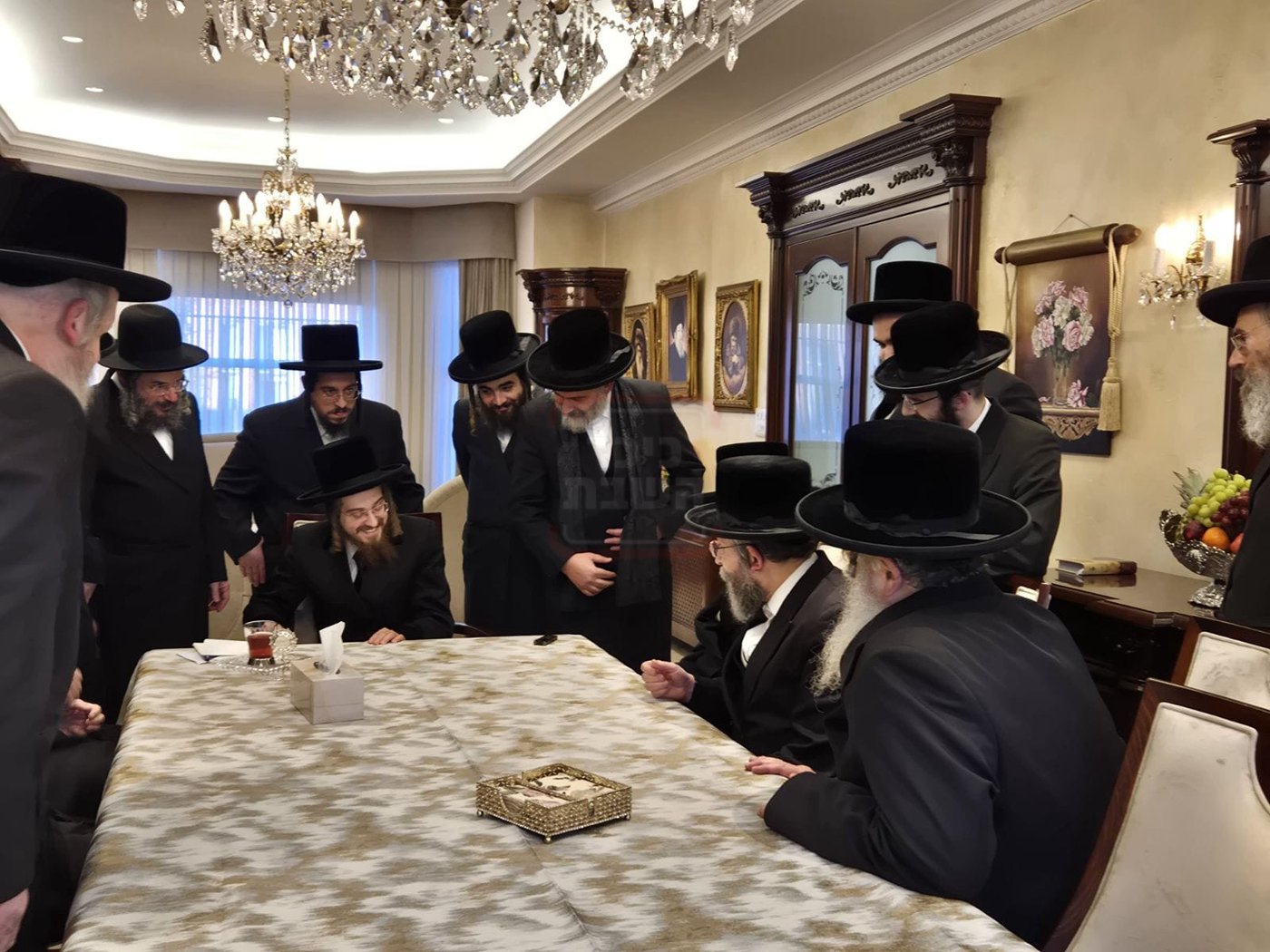 משלחת קהילות בעלזא אצל האדמו"ר מסאדיגורה בלונדון