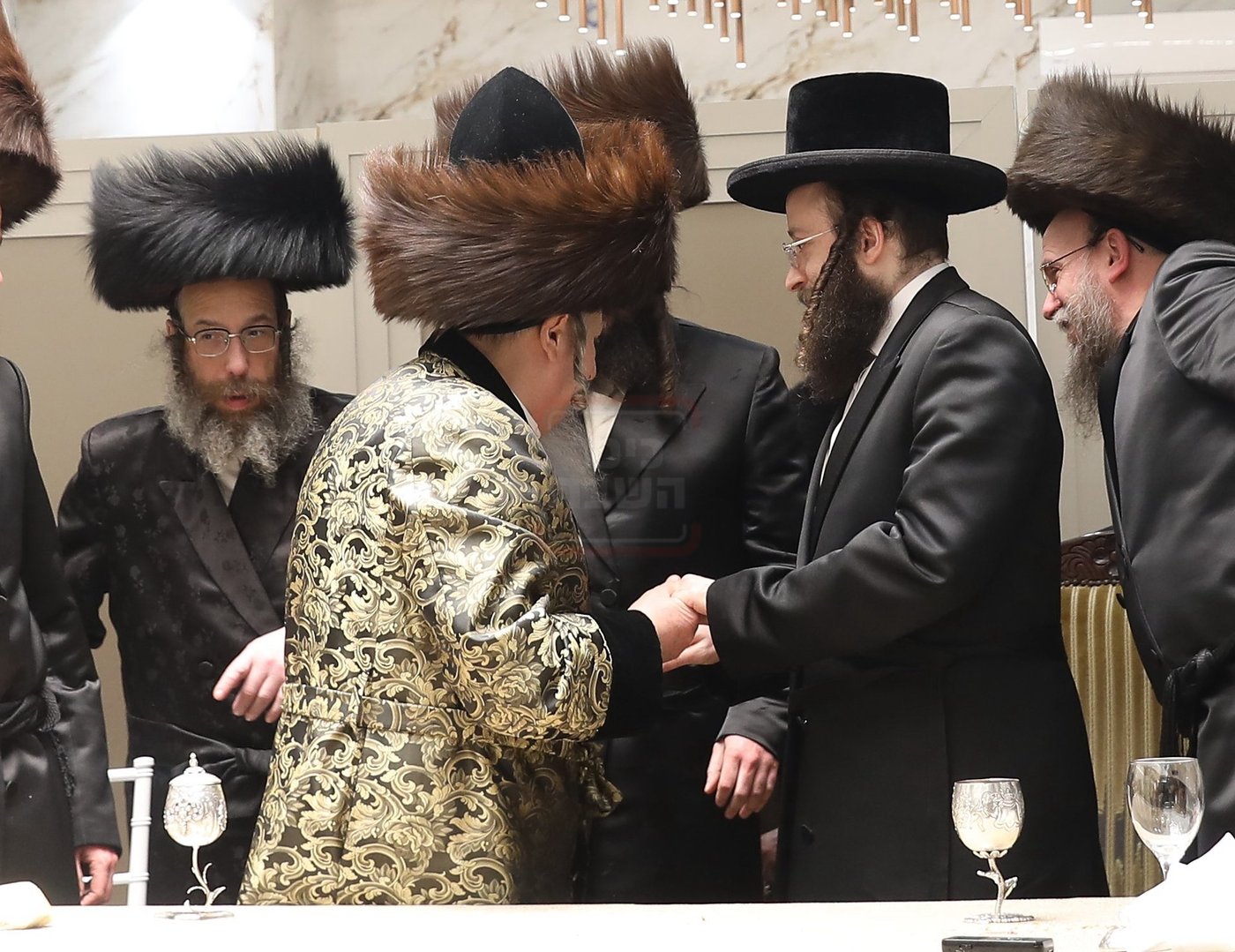 האדמו"ר מקאסוב בשמחת שבע הברכות בחצה"ק סקאליע