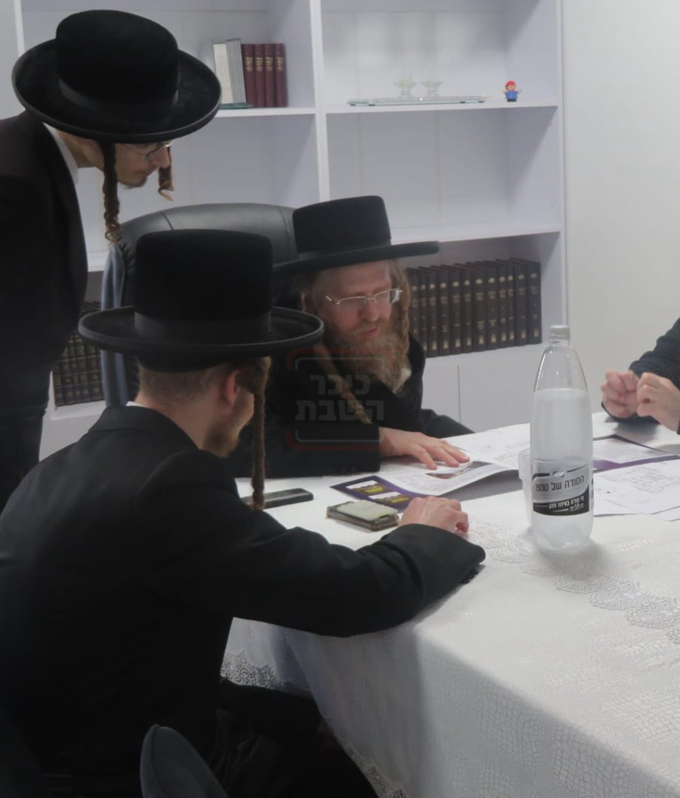 האדמו"ר משומרי אמונים בביקור בעמנואל