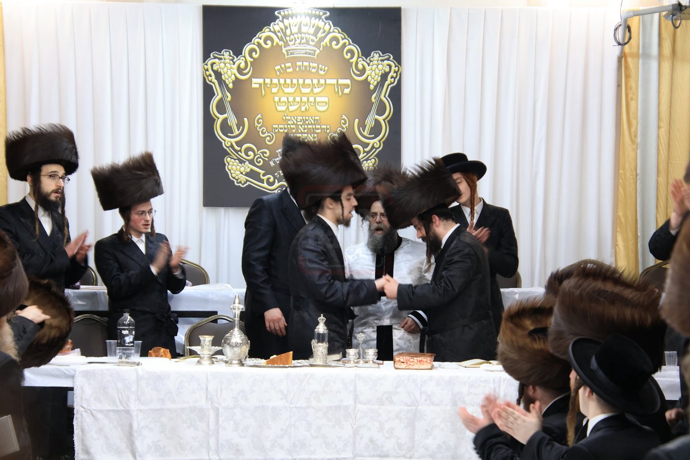 פארשפיל בחצה"ק קרעטשניף סיגט ווילאמסבורג